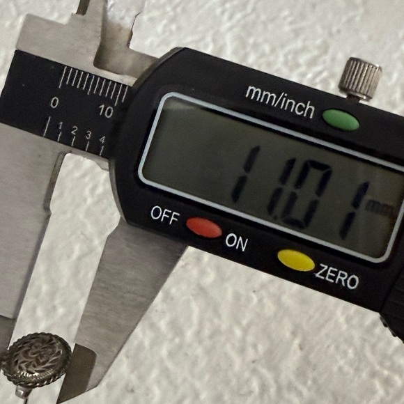 Navajo Oval Concho Earrings - Picture 6 of 8